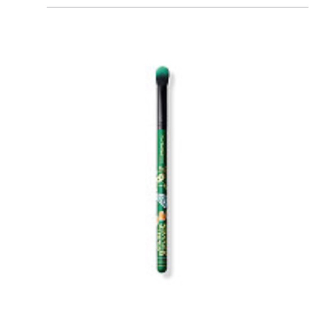 Mac Stranger Things 217 Synthetic Eye Brush